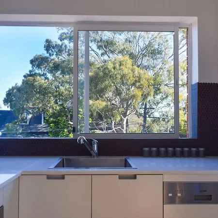 Sun-Drenched 1 Bed Studio Apartment In Newtown Sydney Exterior photo
