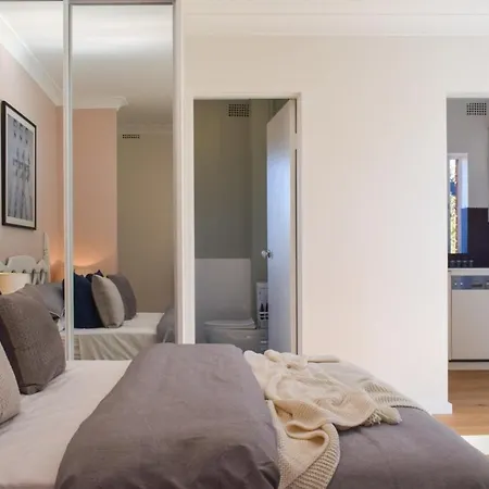 Sun-Drenched 1 Bed Studio Apartment In Newtown Sydney Exterior photo